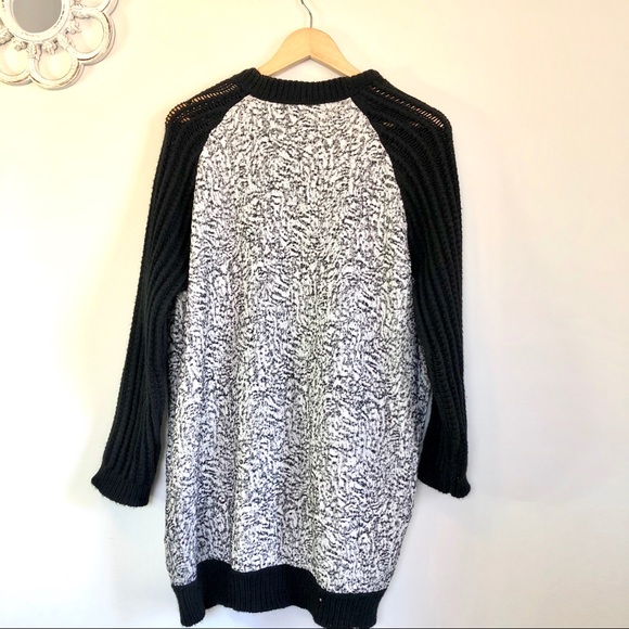 ELIZABETH JAMES / ‘boyfriend sweater’ / Fall - Picture 6 of 7